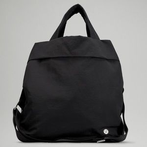 Lululemon on my level bag